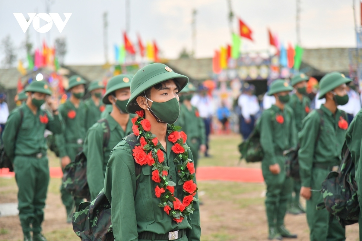 Hôm nay (25/2), hàng vạn thanh niên 30 tỉnh, thành nô nức lên đường nhập ngũ